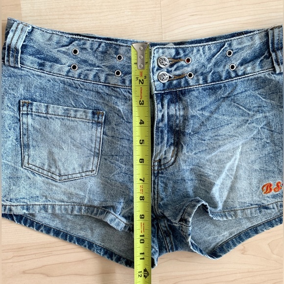 Mid Rise Vintage Denim Shorts - Picture 9 of 10